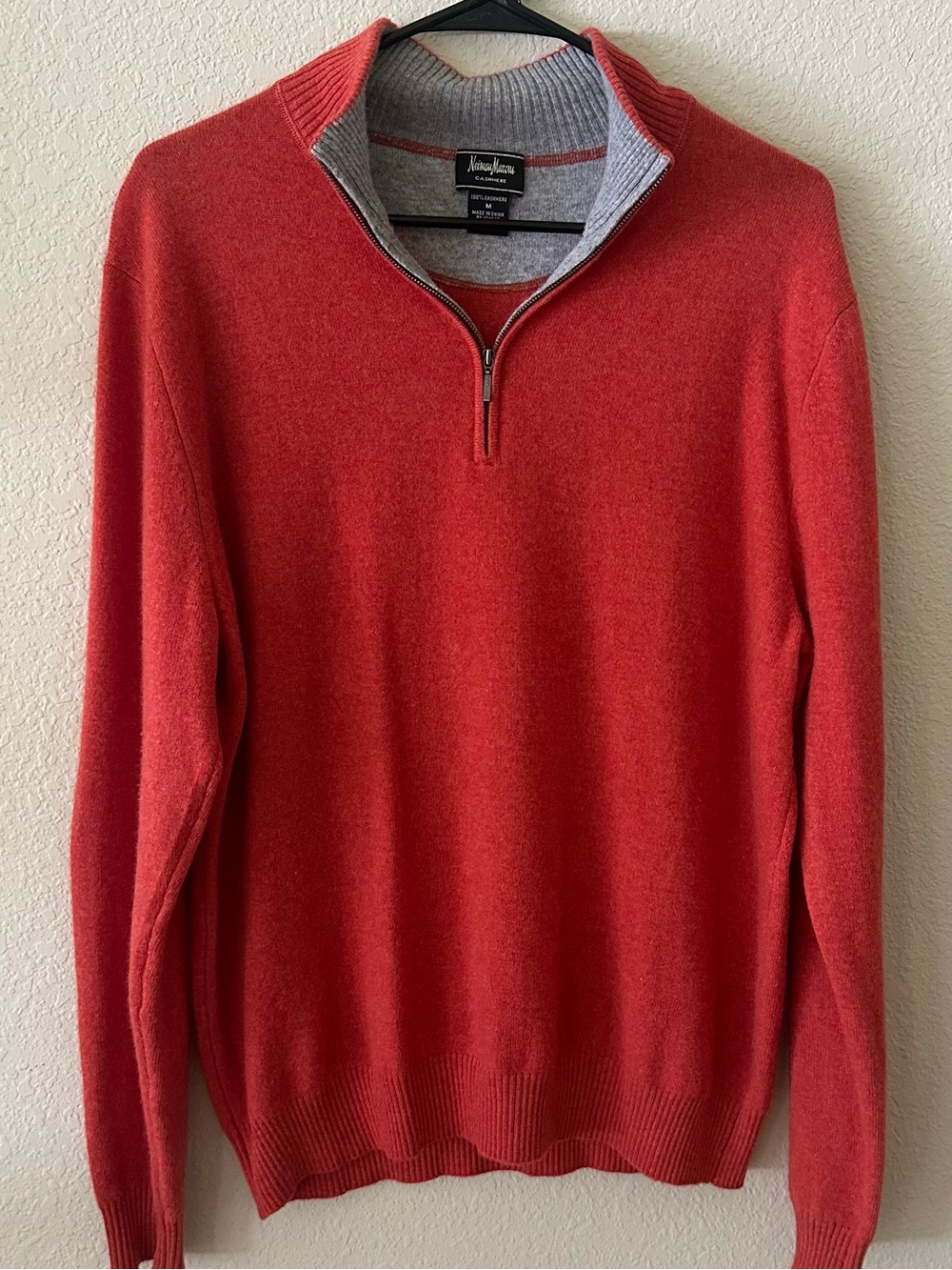 Neiman Marcus Men’s Red Zip-Up 100% Cashmere Sweater size Medium